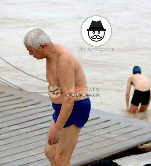 White hair old man in a brown underwear went swimming by the river_06